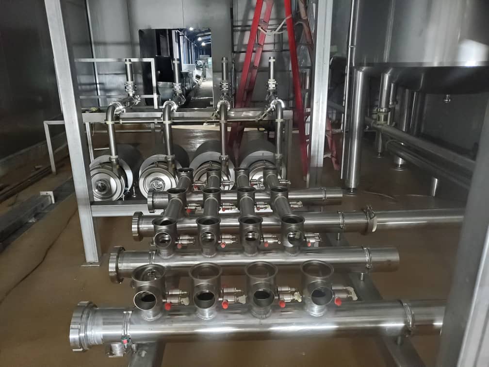 Precision stainless pipe manifold installation