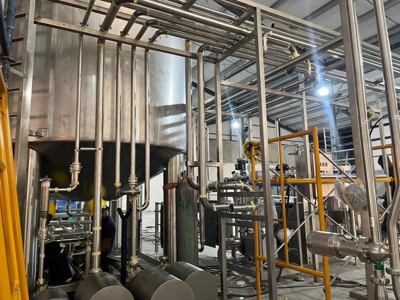 Stainless process tank and pipework installation